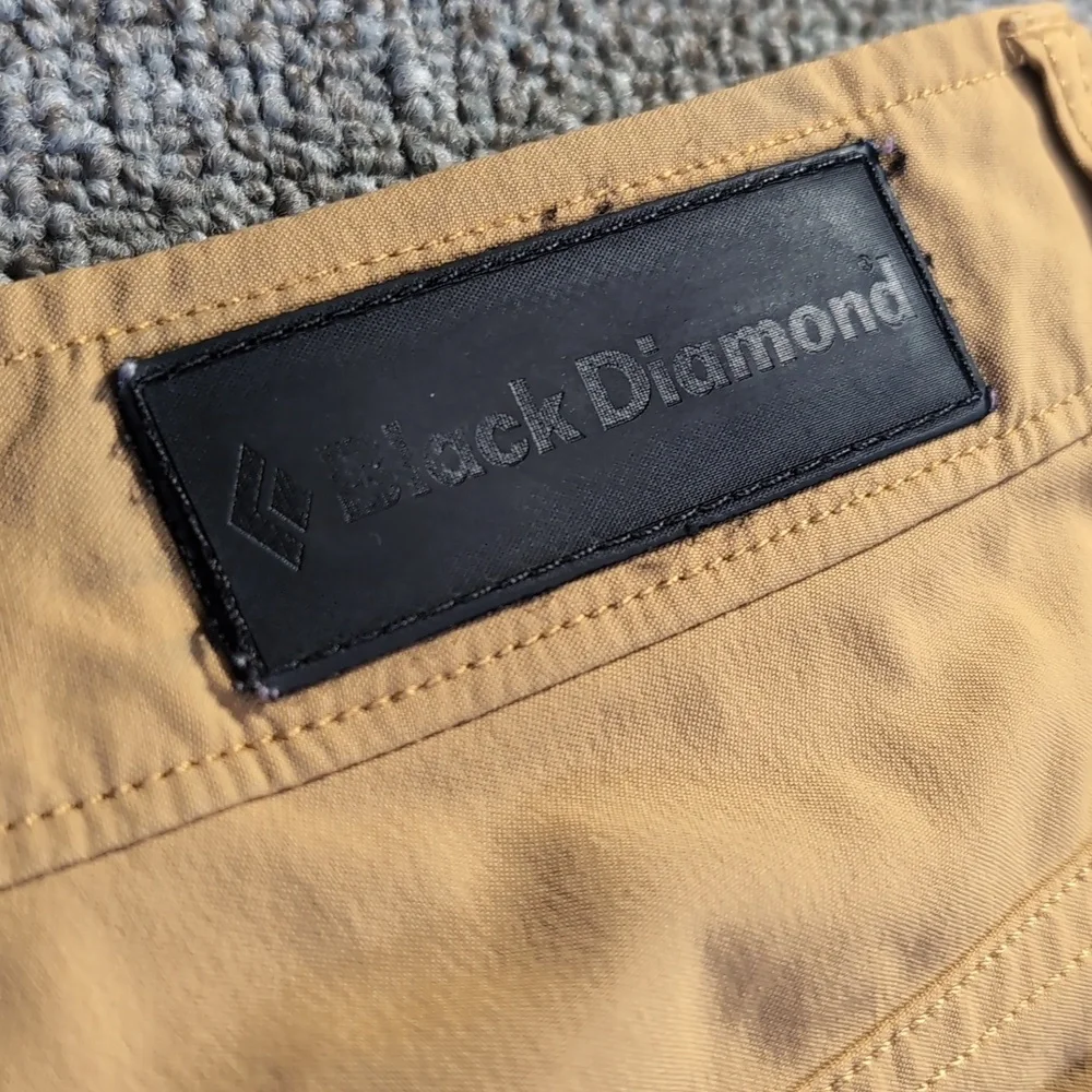 Black Diamond Credo Climbing Short Size 30 in Khaki Tan / Mustard